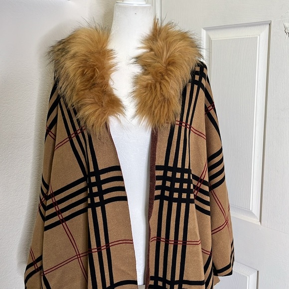 Boston Proper Poncho Plaid Faux Fur Collar Fringe Ribbed Sleeves Women XS/S - Picture 2 of 12